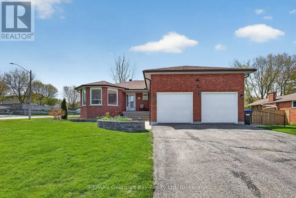 100 Peel Street, Penetanguishene